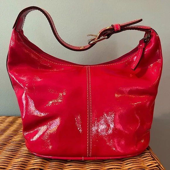 Dooney and Bourke Handbag LIKE NEW - Picture 4 of 7